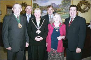 ThÃƒÂ¡inig Toscaireacht ÃƒÂ³ Comhairle Contae Leicestershire faoi cheannas Peter Winkless, Cathaoirleach Comhairle Contae Leicestershire ar chuairt ar Chill Chainnigh